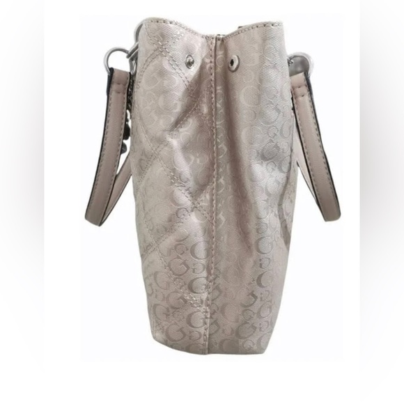 GUESS Women's Logo Patent Quilted Large Tote Bag Handbag .NWNT - Picture 5 of 9